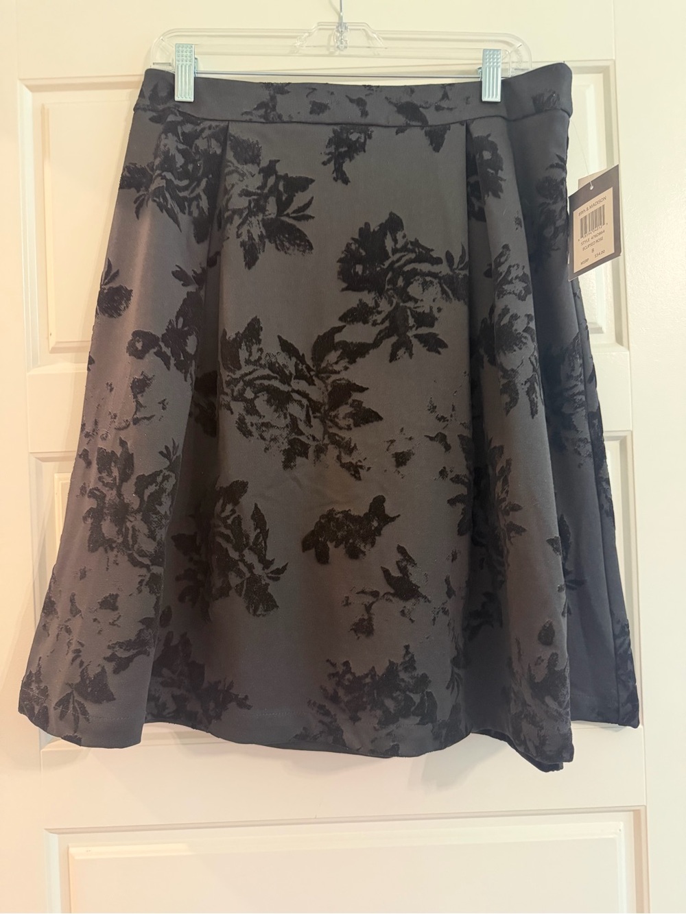 89th & Madison Black and Velvet Floral A-Line Skirt